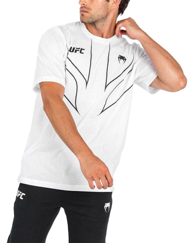 104829406-Camiseta-deportiva-Venum-UFC-blanca-estampada-para-hombre