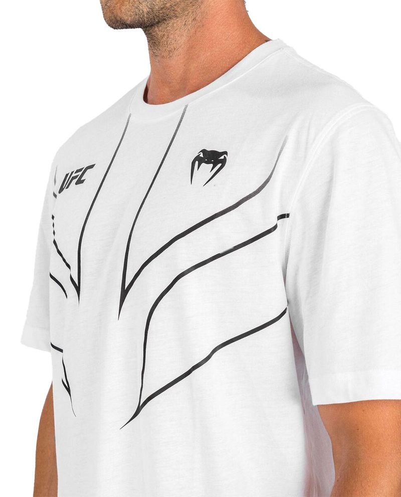 104829406-Camiseta-deportiva-Venum-UFC-blanca-estampada-para-hombre