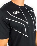 104829411-Camiseta-deportiva-Venum-UFC-negra-estampada-para-hombre