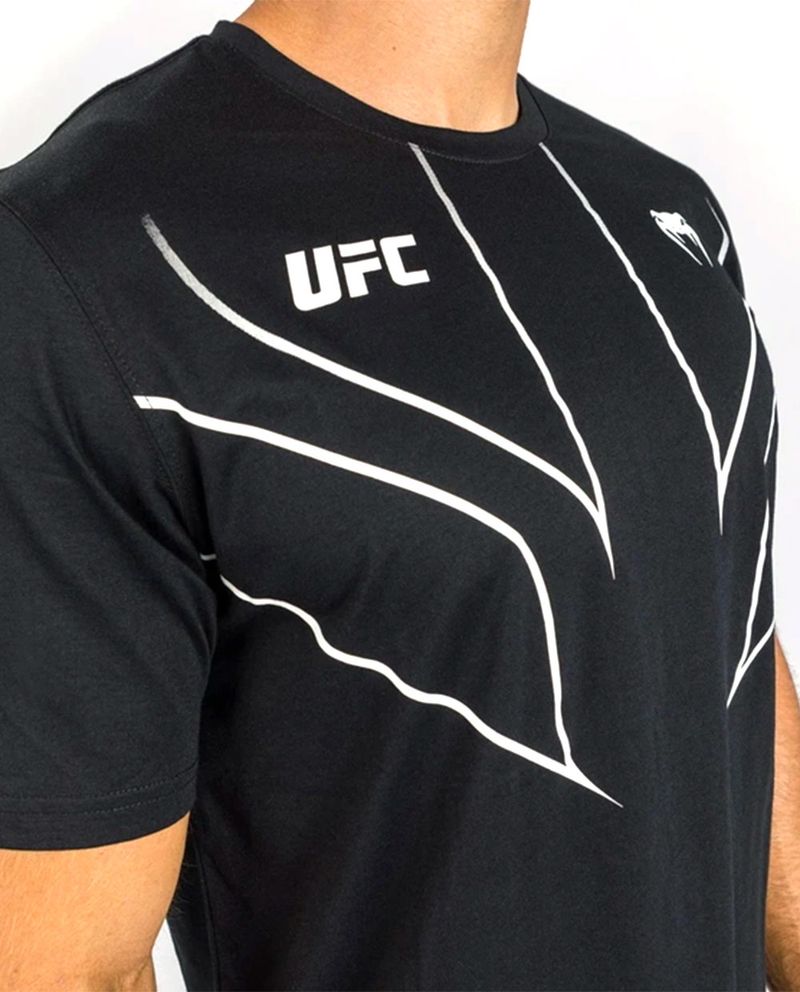 104829411-Camiseta-deportiva-Venum-UFC-negra-estampada-para-hombre