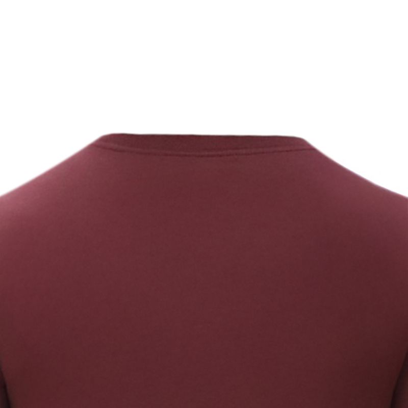 Camiseta-roja-con-estampado-para-niño-104797161
