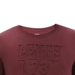 Camiseta-roja-con-estampado-para-niño-104797161