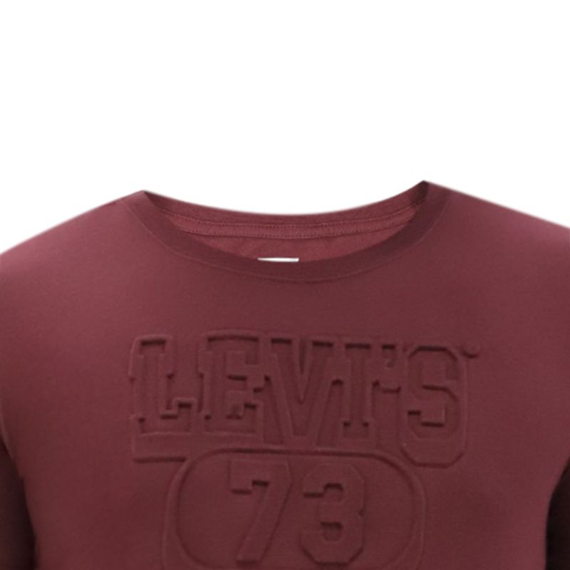 Camiseta-roja-con-estampado-para-niño-104797161