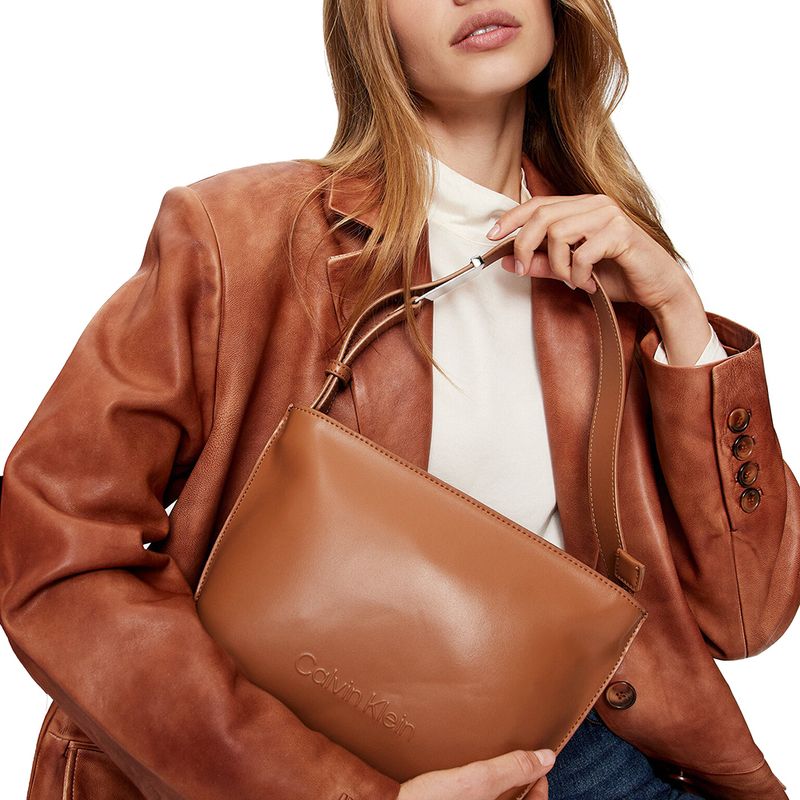 104872677-Cartera-satchel-Calvin-Klein-cafe-para-mujer