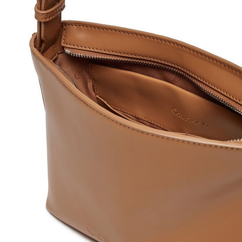 104872677-Cartera-satchel-Calvin-Klein-cafe-para-mujer