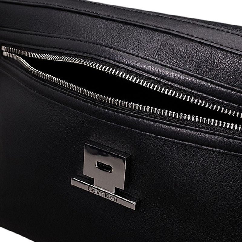 104872678-Cartera-satchel-Calvin-Klein-color-negro-para-mujer