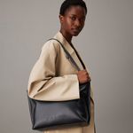 104872680-Cartera-tote-Calvin-Klein-color-negro-para-mujer
