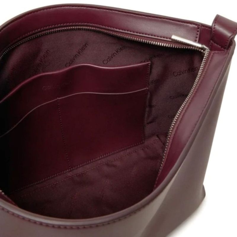 104872681-Cartera-tote-Calvin-Klein-color-vino-para-mujer