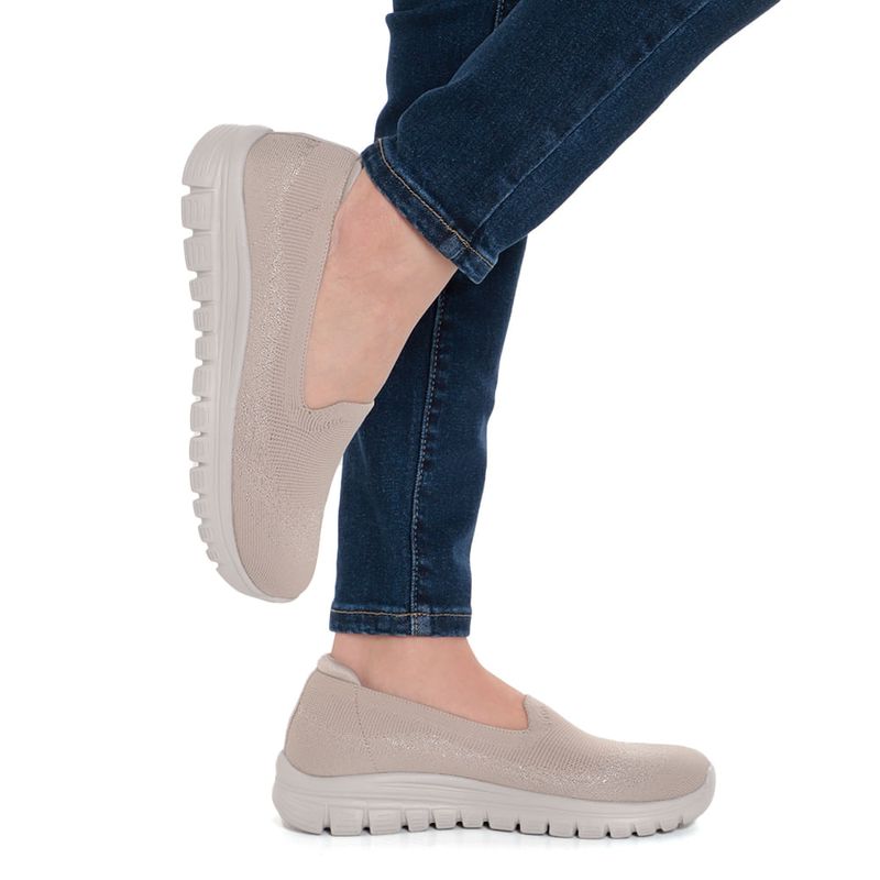 104836349-Zapato-casual-Skechers-Graceful-color-beige-para-mujer
