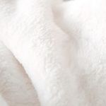Frazada-blanca-con-peluche-para-bebe-niño-104556597
