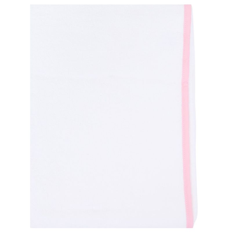 Toalla-bicolor-con-estampado-para-bebe-niña-104556610