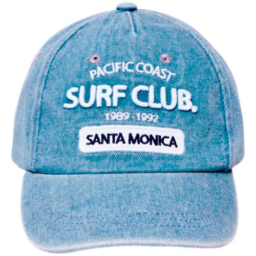 Gorra celeste con bordado para niño