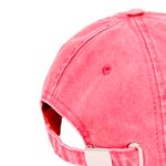 Gorra-roja-con-bordado-para-niño-104874972
