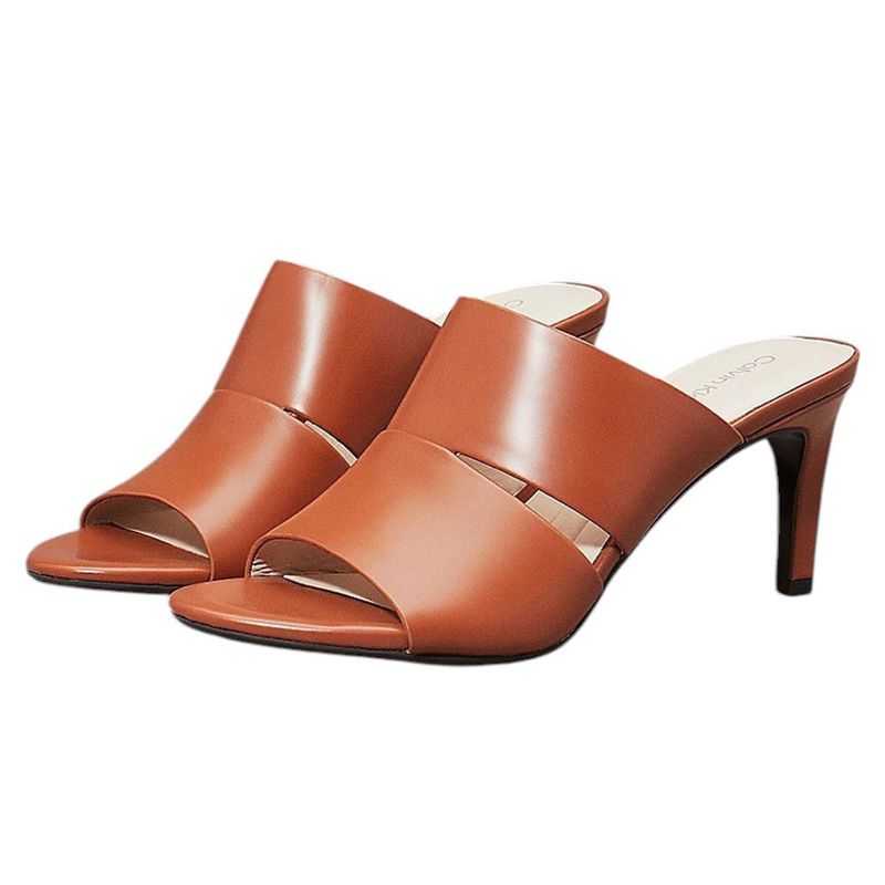 104873132-Sandalia-casual-Calvin-Klein-color-cafe-para-mujer
