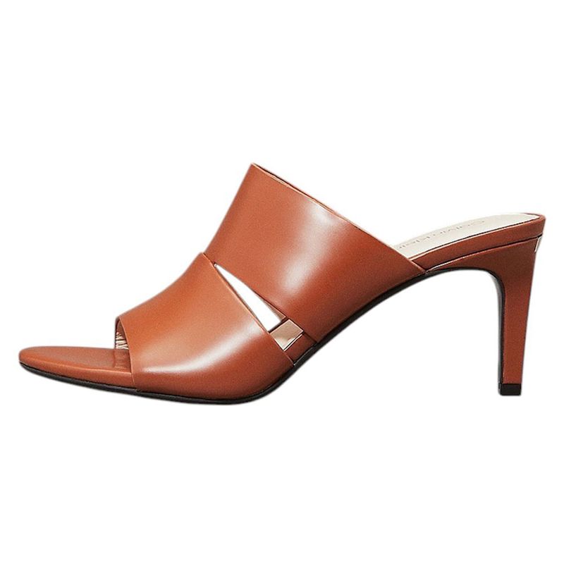 104873132-Sandalia-casual-Calvin-Klein-color-cafe-para-mujer