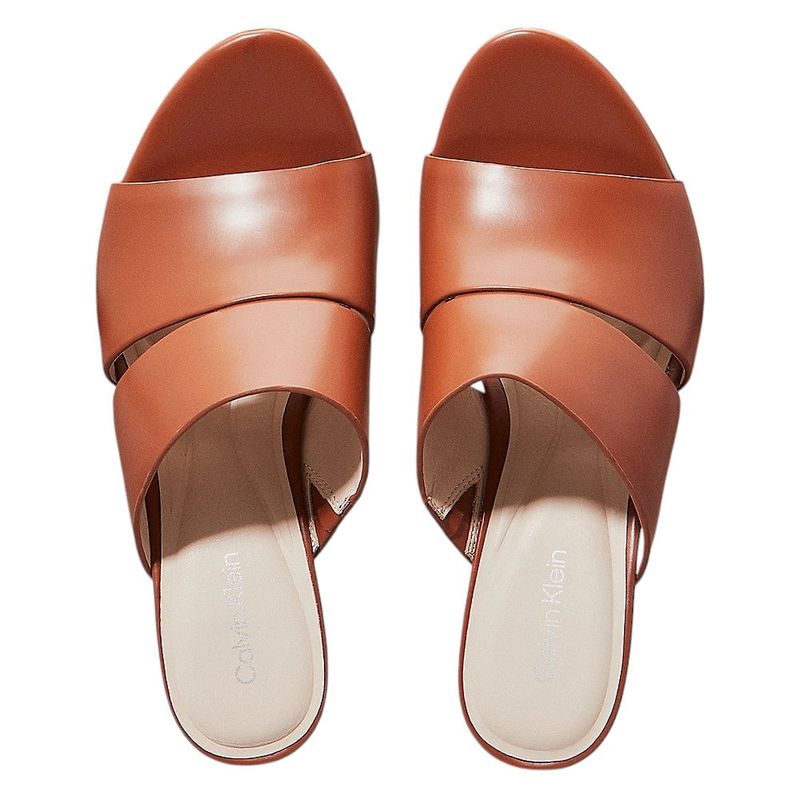 104873132-Sandalia-casual-Calvin-Klein-color-cafe-para-mujer