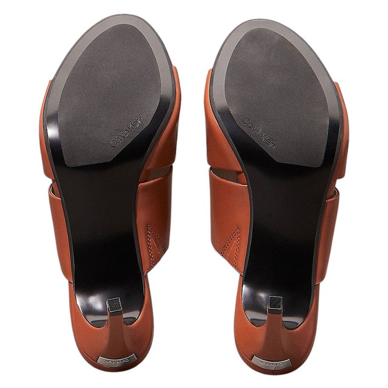 104873132-Sandalia-casual-Calvin-Klein-color-cafe-para-mujer