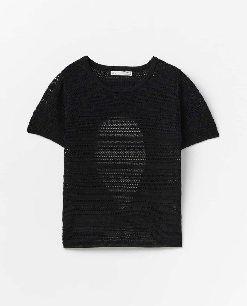 104881630-Blusa-Sfera-casual-negra-manga-corta-para-mujer
