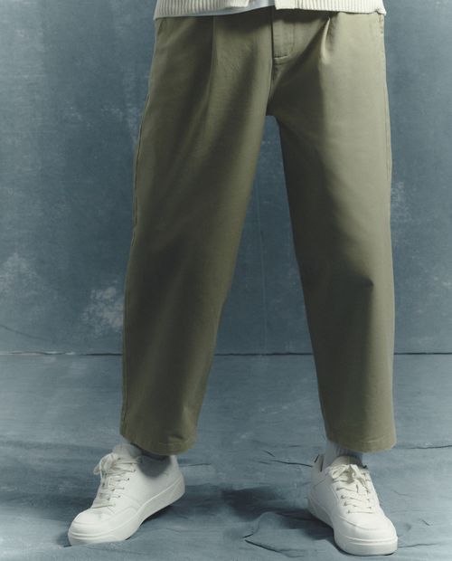 Pantalón chino Sfera khaki sólido para hombre