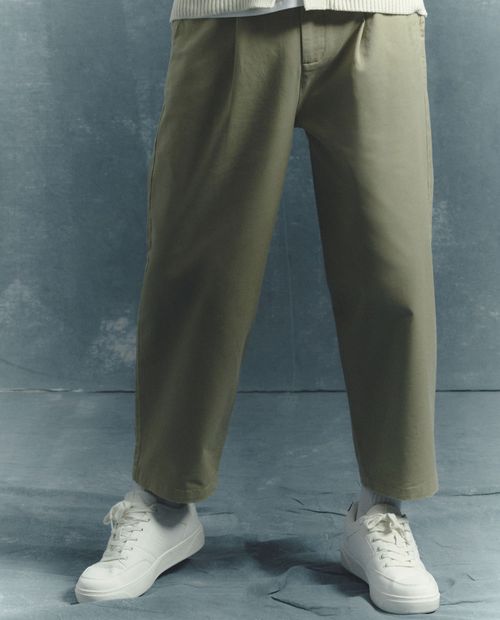 Pantalón chino Sfera khaki sólido para hombre