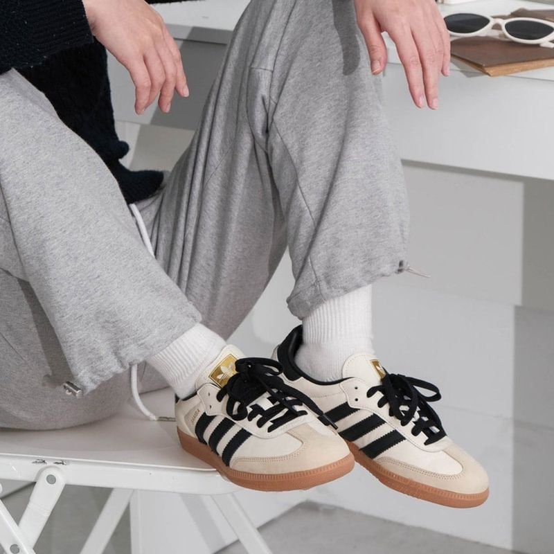 104881156-Zapato-Adidas-Originals-Samba-casual-beige-para-mujer