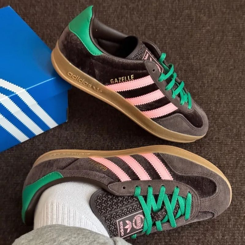 104881185-Zapato-Adidas-Originals-Gazelle-casual-color-cafe-para-mujer