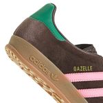 104881182-Zapato-Adidas-Originals-Gazelle-casual-color-cafe-para-mujer