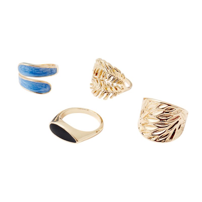 104874065-Set-de-anillos-dorados-para-mujer