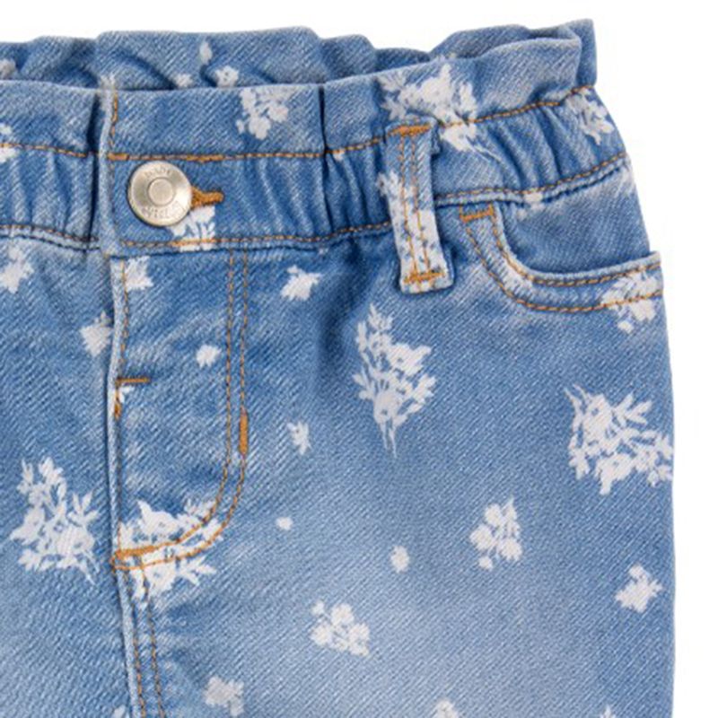Jeans-azul-con-estampado-de-flores-para-bebe-niña-104882664