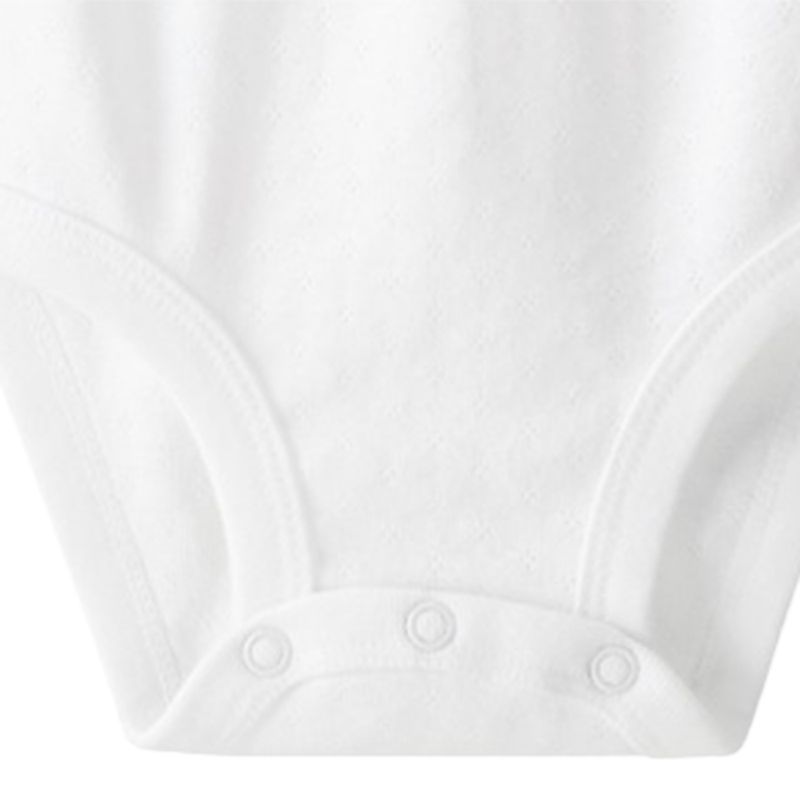 Mameluco-blanco-calado-para-bebe-niña-104882679