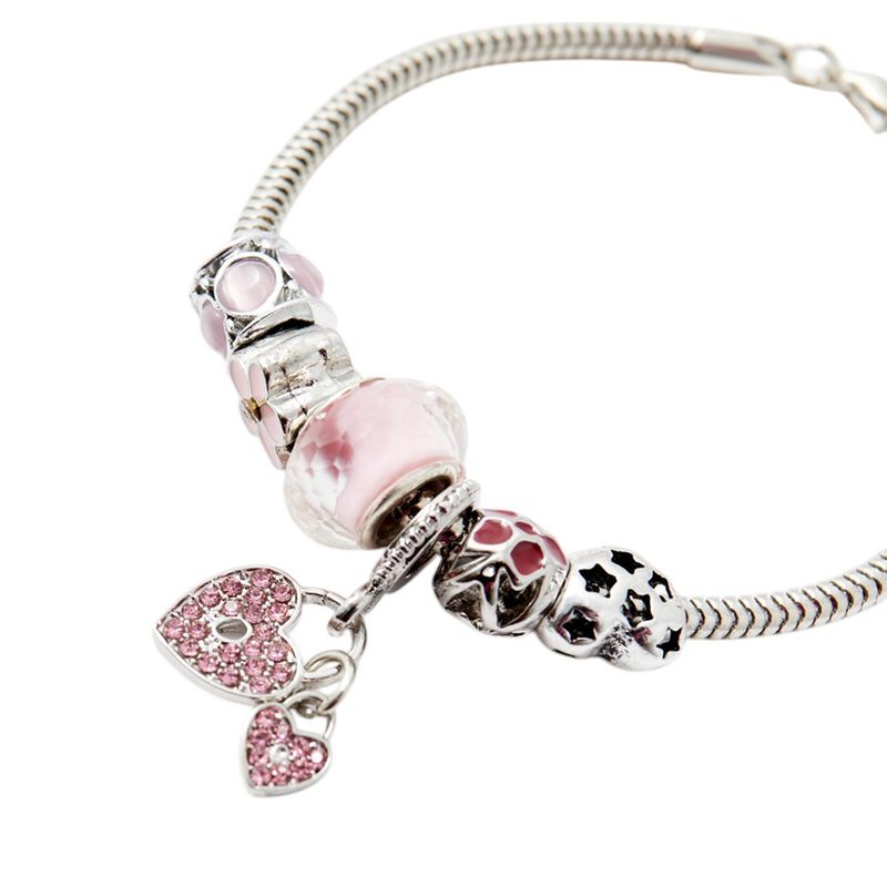 104873993-Pulsera-plateada-con-dijes--para-mujer