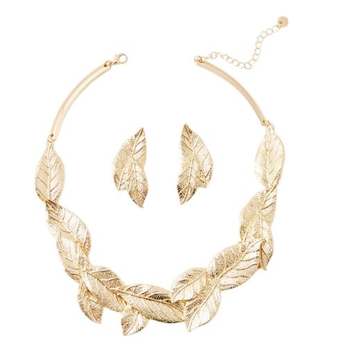 Conjunto choker y aretes color dorado para mujer