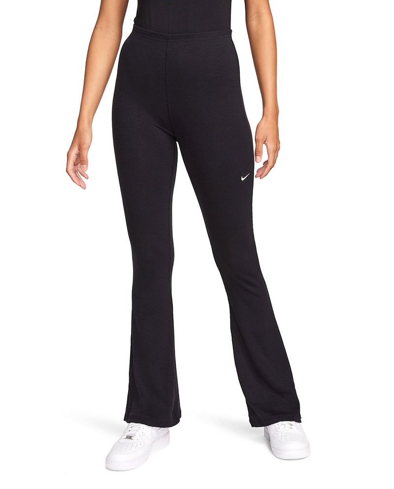 104869420-Legging-flare-deportiva-Nike-negro-para-mujer