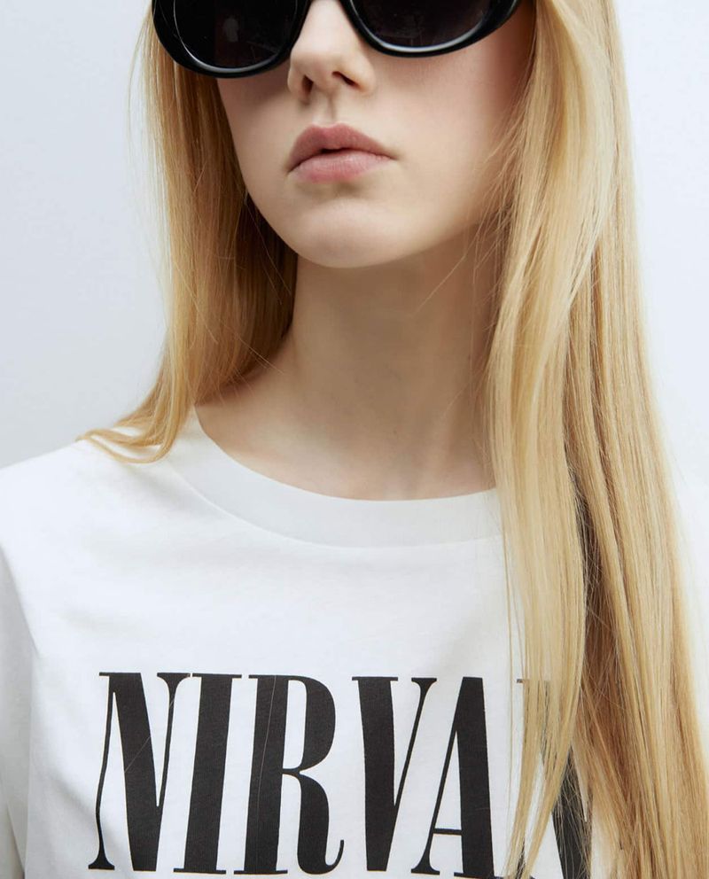 104873331-Camiseta-Sfera-estampada-de--Nirvana--manga-corta-para-mujer