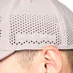104836634-Gorra-deportiva-Nike-Dri-fit-swoosh-gris-para-hombre