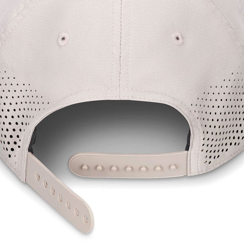 104836634-Gorra-deportiva-Nike-Dri-fit-swoosh-gris-para-hombre