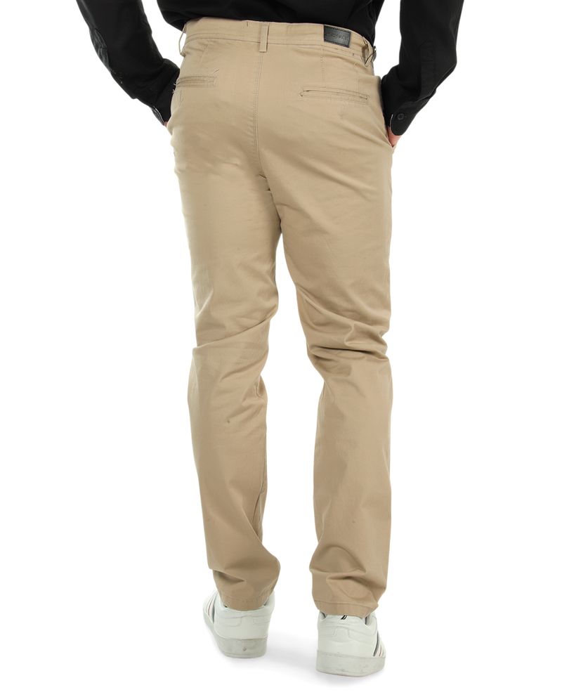 104692949-Pantalon-chino-Unexpected-slim-fit-khaki-solido-para-hombre