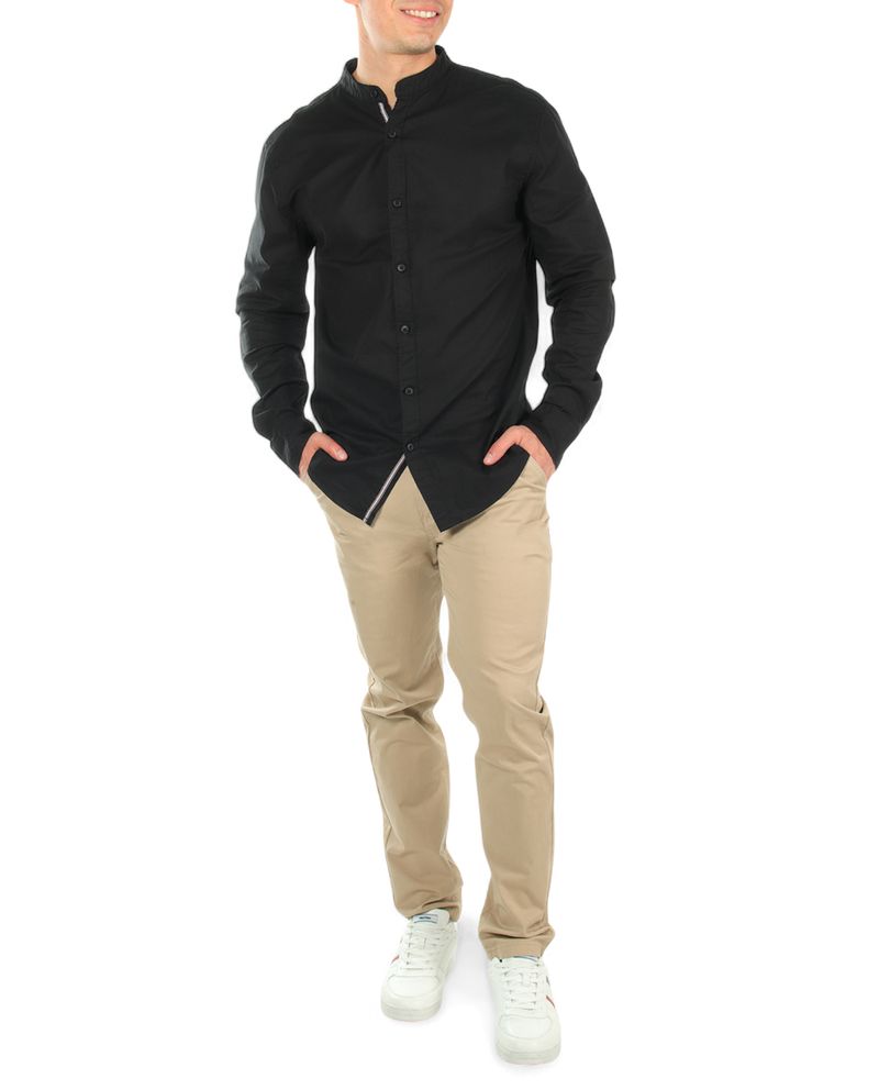 104692949-Pantalon-chino-Unexpected-slim-fit-khaki-solido-para-hombre