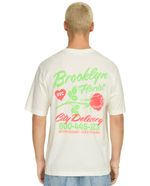 104873087-Camiseta-Only-and-Sons-relaxed-fit-con-estampado--Brooklyn-Florist--para-hombre