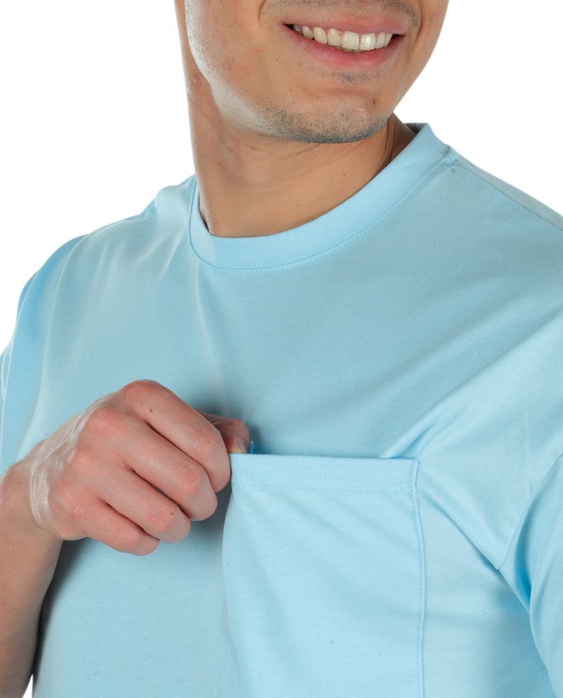 104693279-Camiseta-basica-Unexpected-celeste-solida-para-hombre