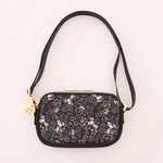 104879441-Funda-para-celular-Women-Secret-estampada