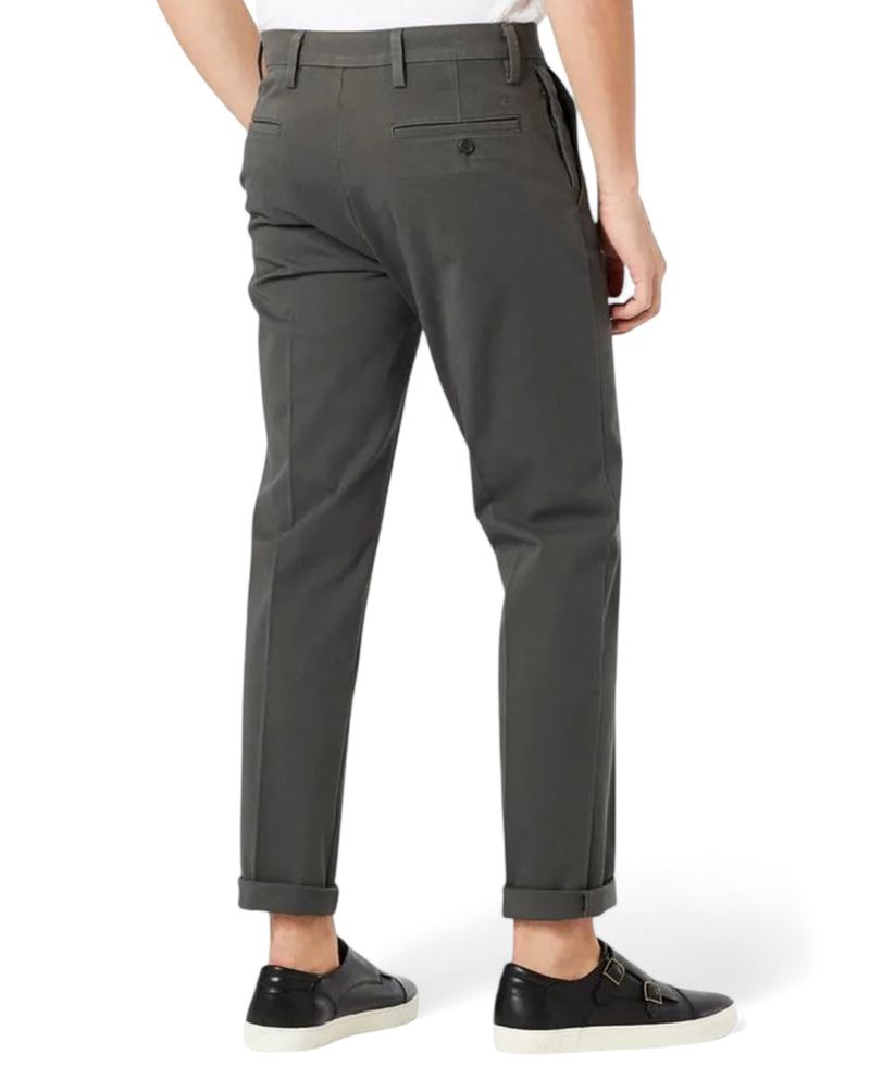 104873738-Pantalon-workday-chino-Dockers-gris-solido-para-hombre