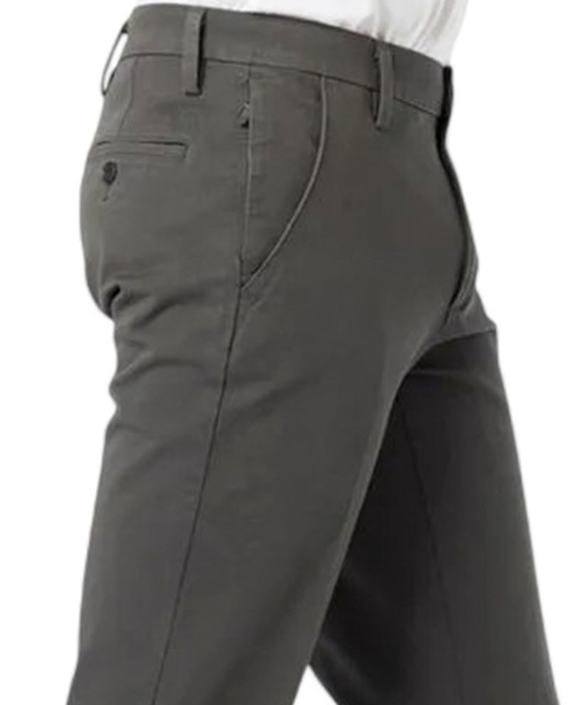 104873738-Pantalon-workday-chino-Dockers-gris-solido-para-hombre
