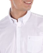 104782648-Camisa-slim-fit-oxford-PuroEGO-blanco-solido-para-hombre