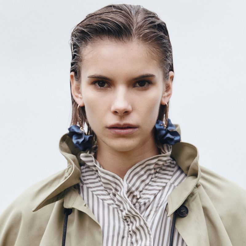 104874040-Aretes-de-petalo-azul-para-mujer