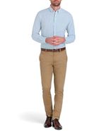 104873879-Pantalon-chino-Anywhere-Manhattan-slim-fit-khaki-solido-para-hombre