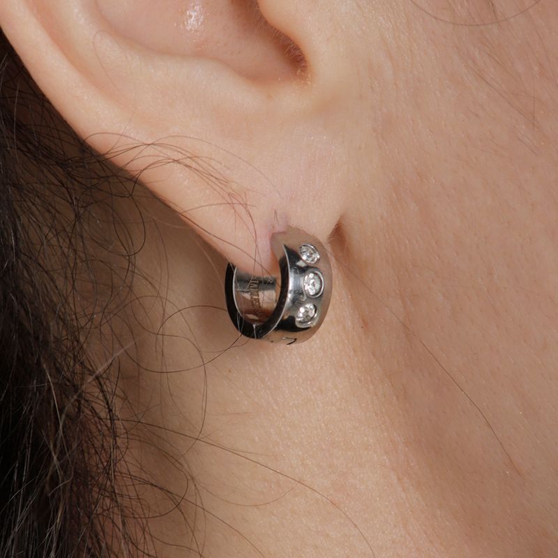 104824365-Set-de-2-aretes-de-acero-color-plateado-para-mujer