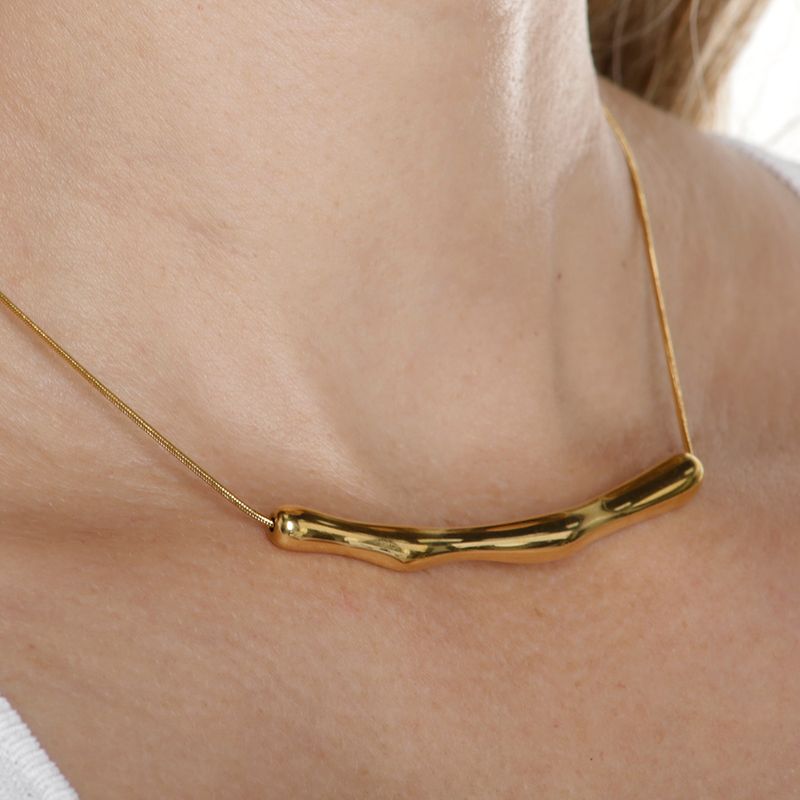 104824356-Cadena-en-acero-inoxidable-dorado-para-mujer