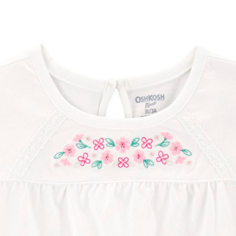 104882813-Blusa-blanca-con-bordado-para-niña