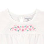 104882813-Blusa-blanca-con-bordado-para-niña
